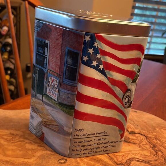 Girl Scout Collectible Tin from 2004 - Picture 2 of 6